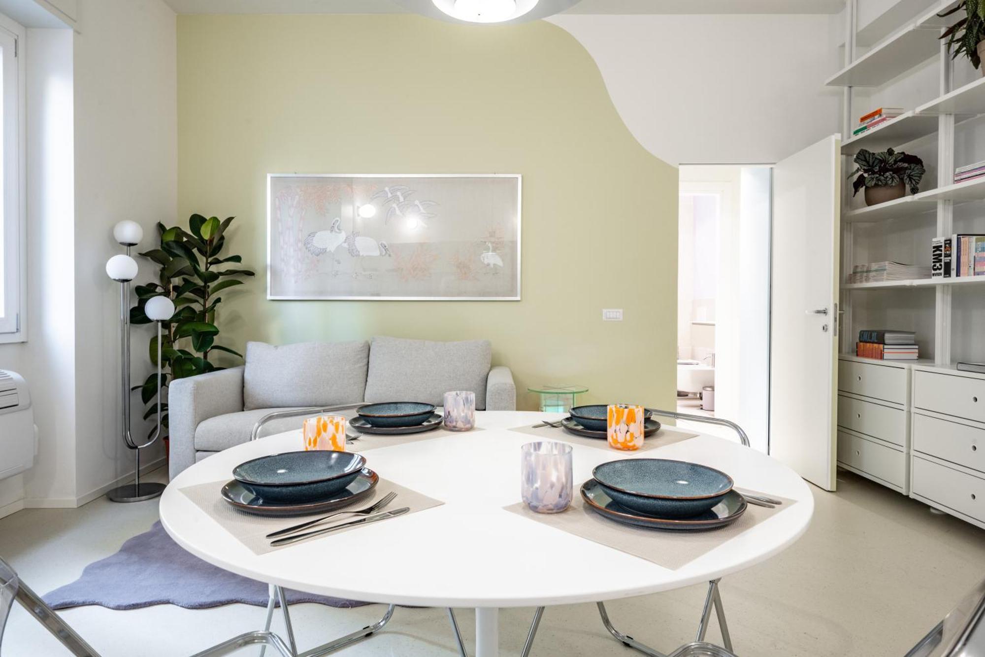 Design And Silence - Wide Renovated 2 Stops Form Milán